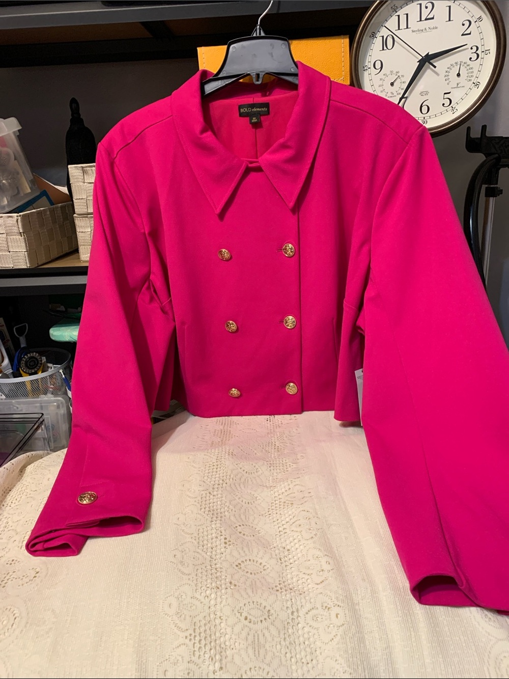 BOLD elements Women's Double-Breasted Bright Pink Cropped Blazer